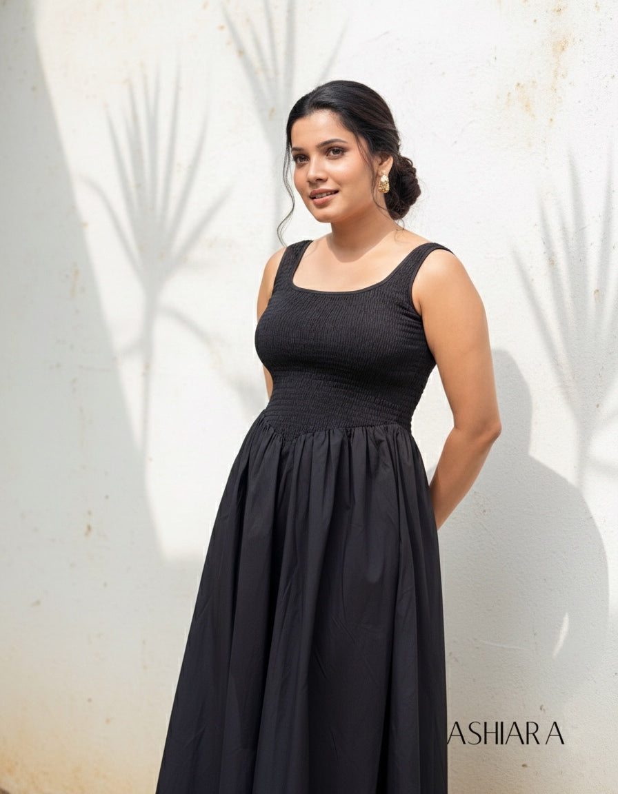 Lunara Maxi dress-Black