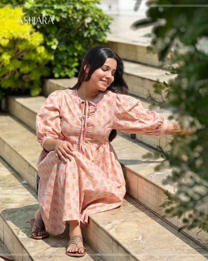 SARA MIDI DRESS -Peach