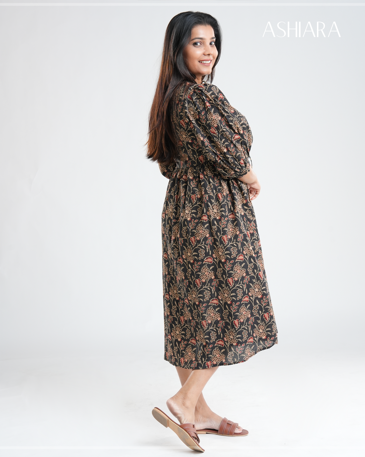 SARA MIDI DRESS - Black