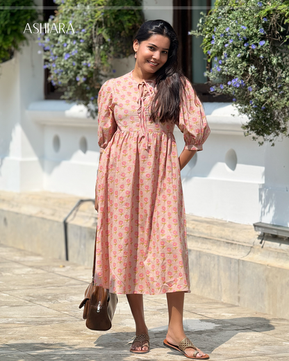 SARA MIDI DRESS -Peach