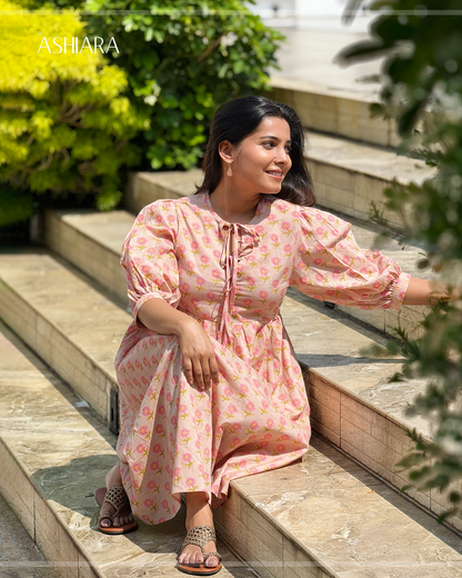 SARA MIDI DRESS -Peach