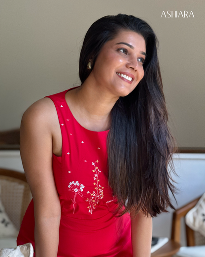 ASHIARA MAHREDI MIDI DRESS - Red