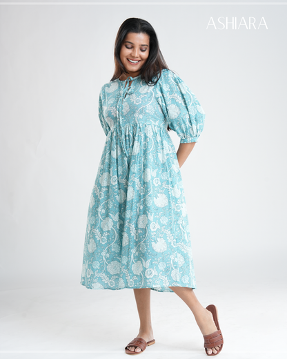 SARA MIDI DRESS - Light Blue
