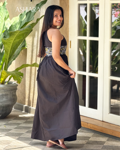 ELARA Embroidery Dress- Black