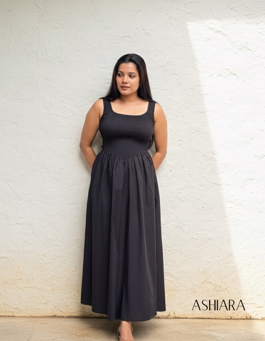 Lunara Maxi dress-Black